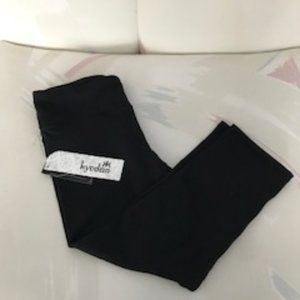 Kyodan  Slimming Capri Black Leggings Size P/S